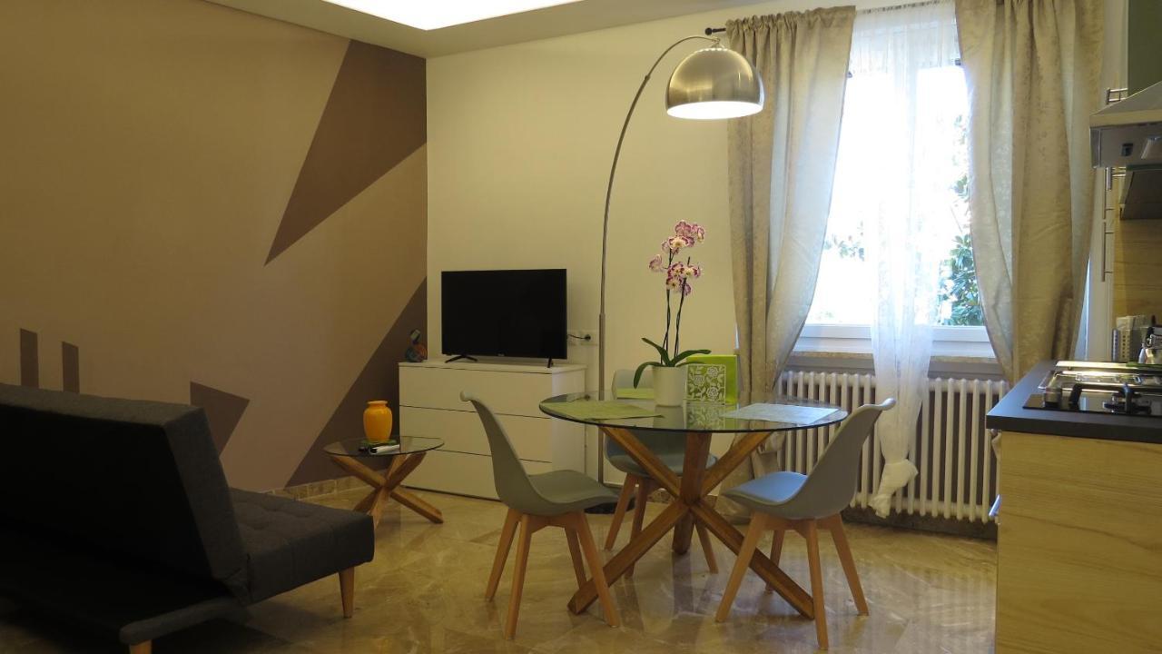 Il Gelso Di Barcuzzi Bed and Breakfast Lonato del Garda Habitación foto